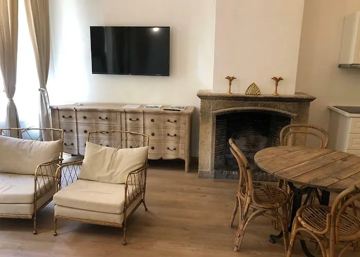 Maison D' Orange - Ponche Apartment